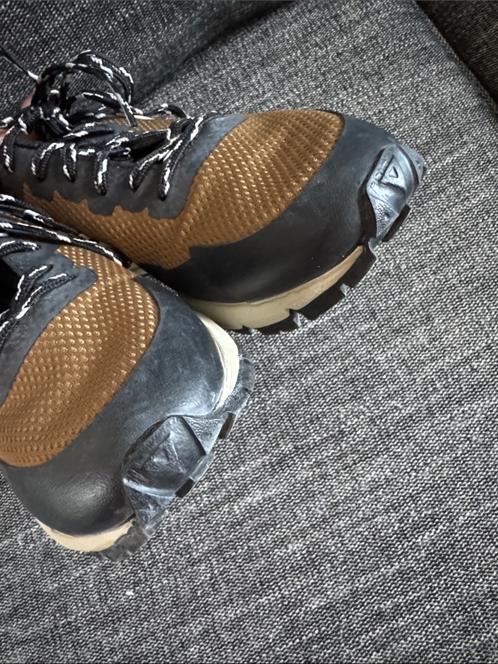 VEJA Dekkan Alveomesh Sneaker - Picture 8 of 8